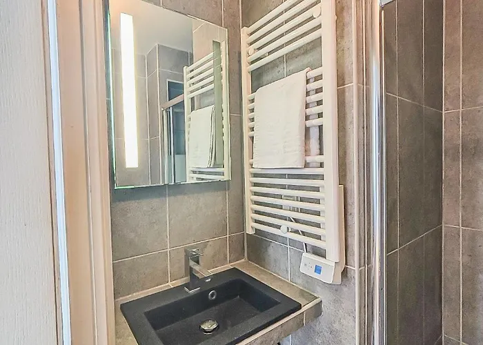 Les Saints Nico A 5 Min Port, Gare & Centre Apartamento *